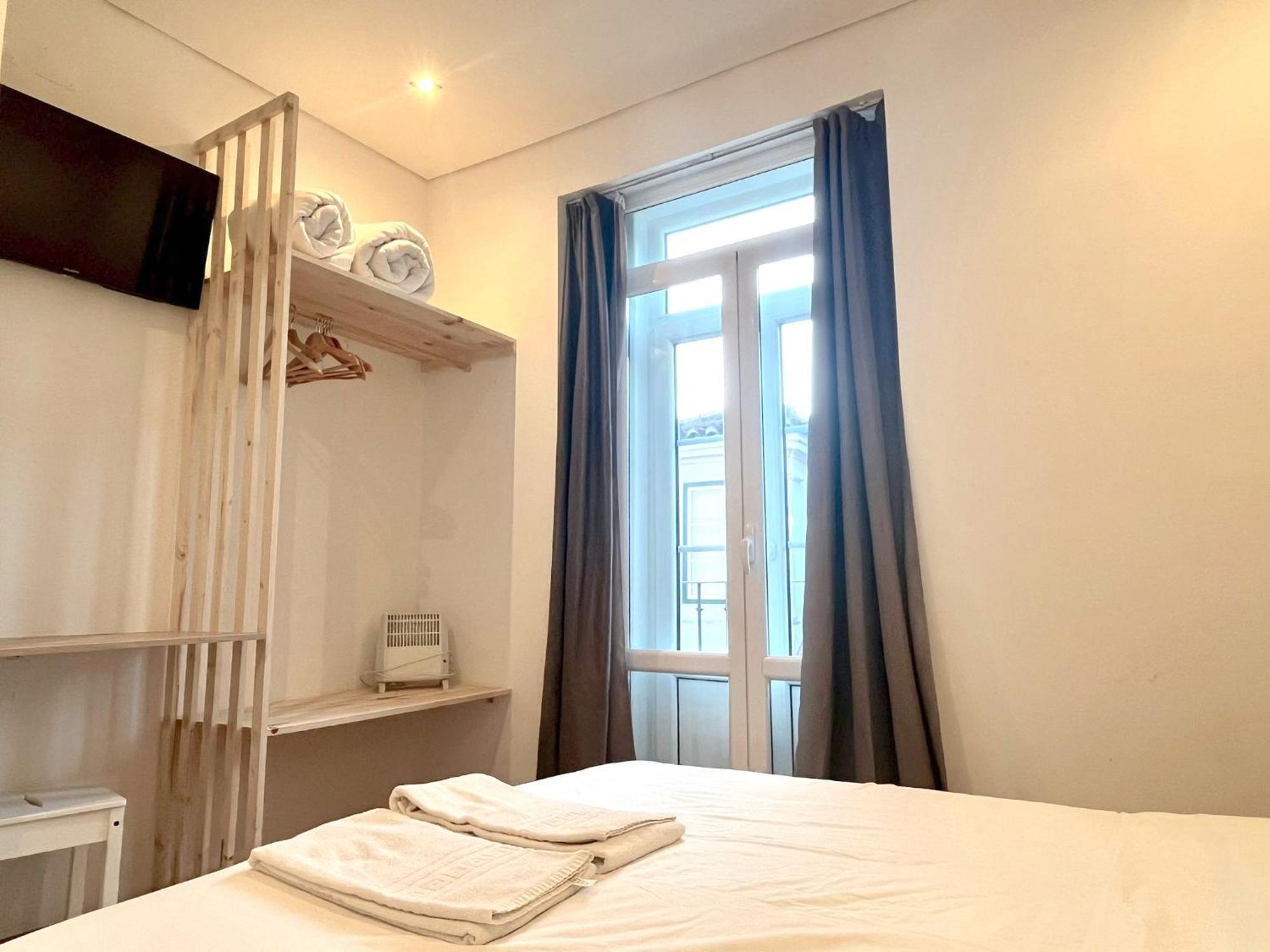Bairro Alto Hostel Лиссабон Экстерьер фото