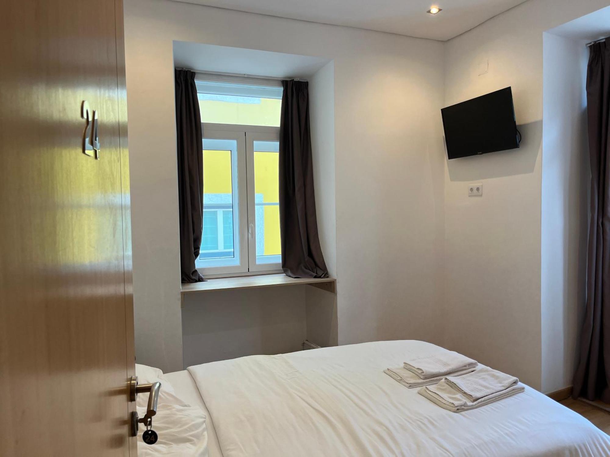 Bairro Alto Hostel Лиссабон Экстерьер фото